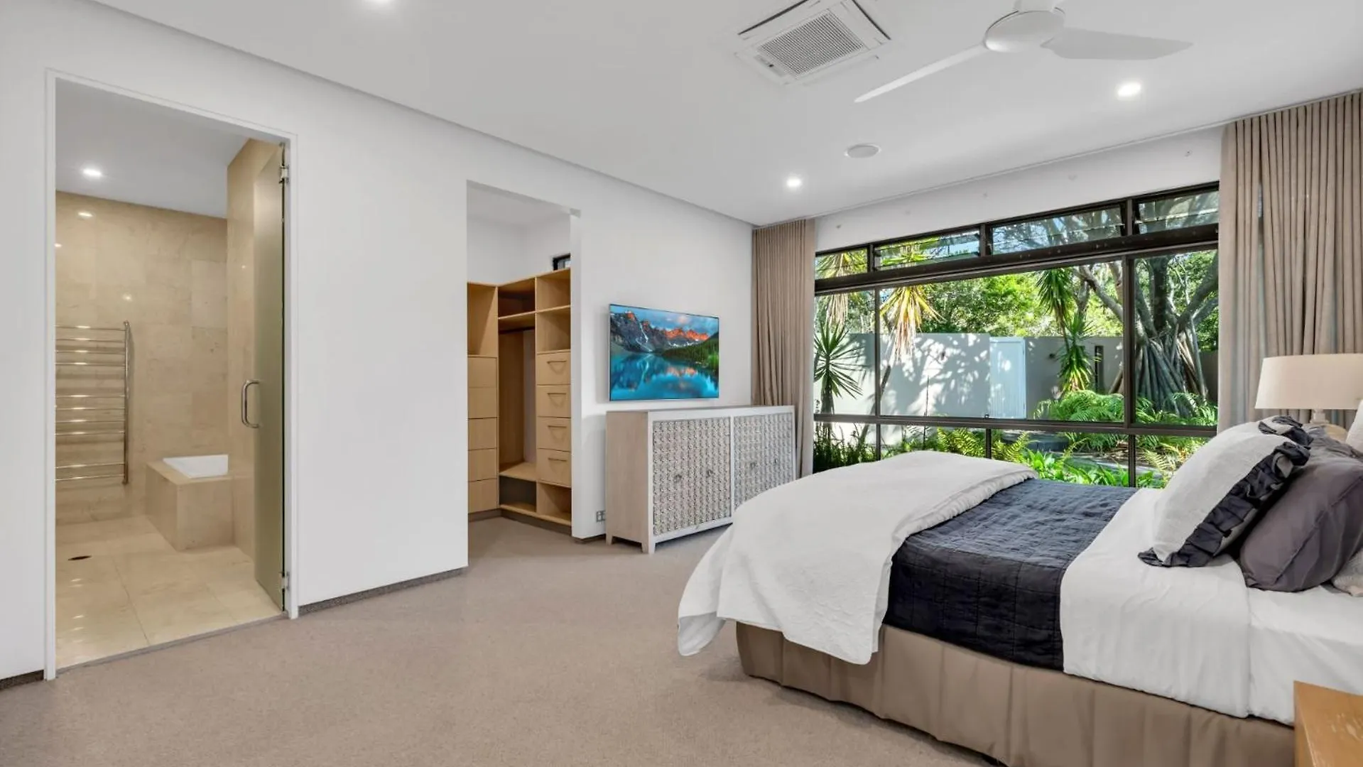 Holiday home Villa 8 The Lakes Yaroomba Australia